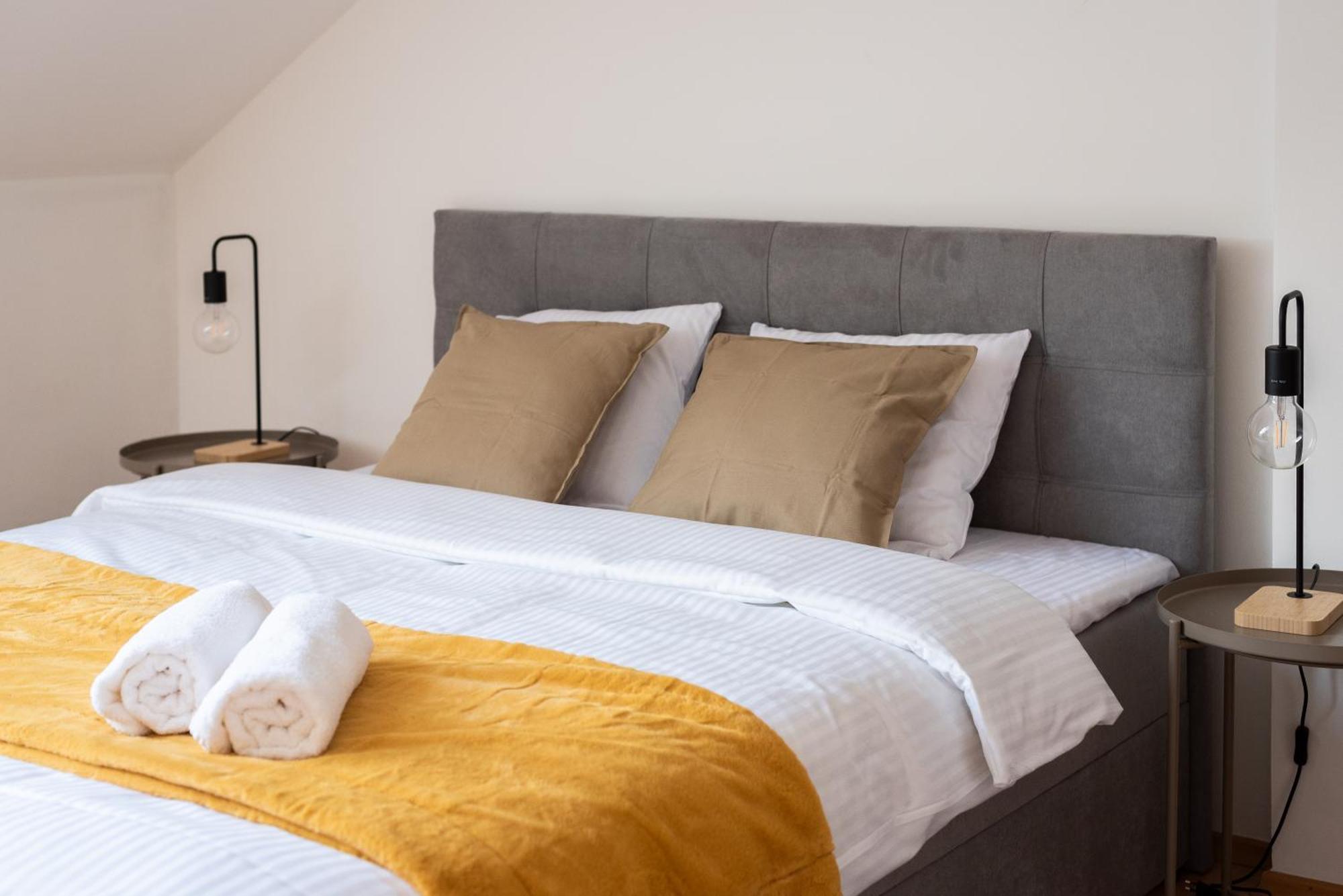 Appartement 2-level With Large Balcony *